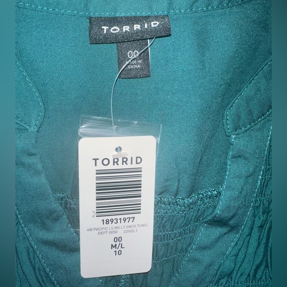 Torrid NWT Size 00 Rayon Twill Smocked Button-Front Tunic Top - Picture 6 of 6
